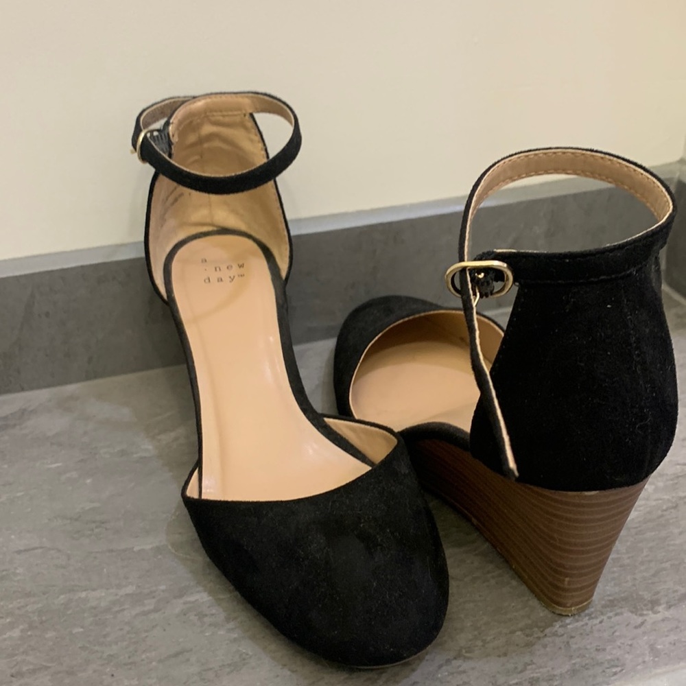 Black heels, ankle strap